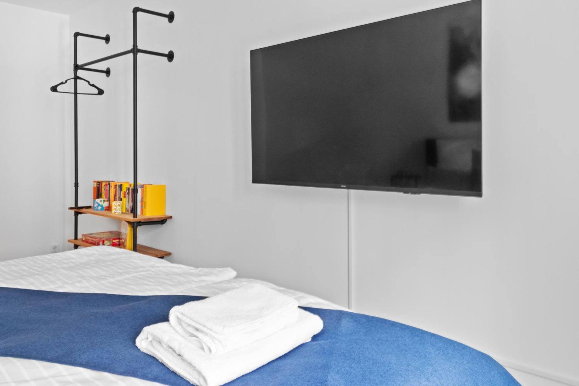 Luxus Im Zentrum Fuer 6 Personen! 3 Zimmer, Balkon, Wlan, Parkplatz Apartment